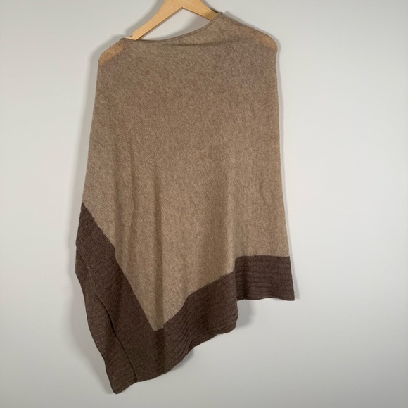 Celeste Wool Cashmere Knit Asymmetrical Hem Pullover Poncho Shawl Tan Brown OS - Picture 4 of 4